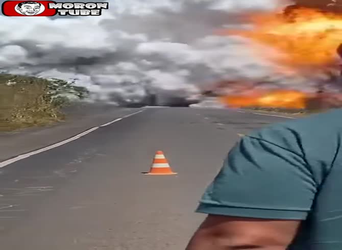 Video :Amazing blast from a flaming tanker vehicle